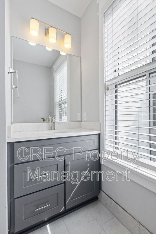 Building Photo - 3 1/2 Maranda Holmes St