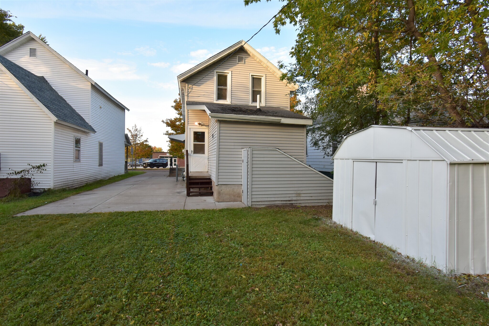 Building Photo - 1211 Summit St