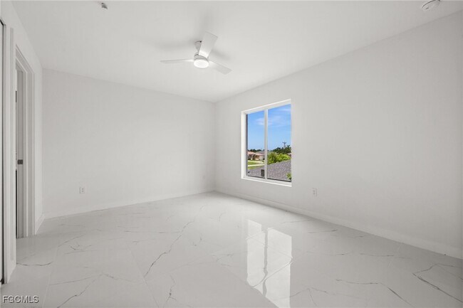 Building Photo - 721 SW 30th Terrace