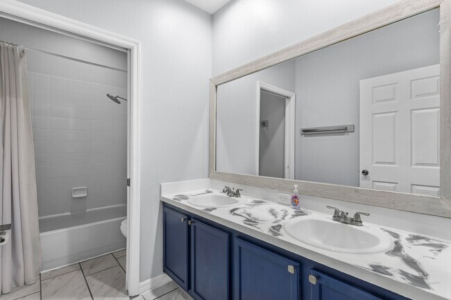 Building Photo - 13046 Island Breeze Ct