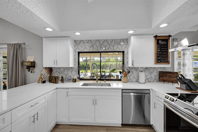 Building Photo - 8606 Arrowhead Dr