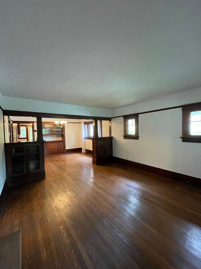 Building Photo - 499 Littleton St