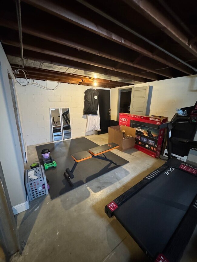 Building Photo - 5704-5706 Chicago Avenue