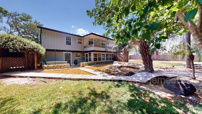 Building Photo - 552 Seagate Ave