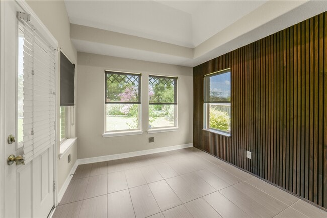 Building Photo - 10919 Walts Run Ln