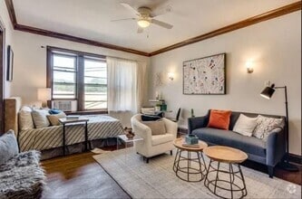 Building Photo - 0 bedroom in Chicago IL 60615