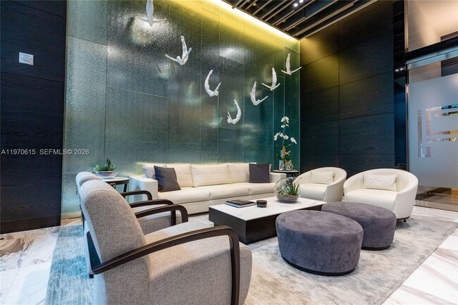 Building Photo - 851 NE 1st Ave