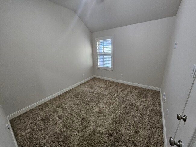 Building Photo - Charming 4 beds 3 baths in Argyle!