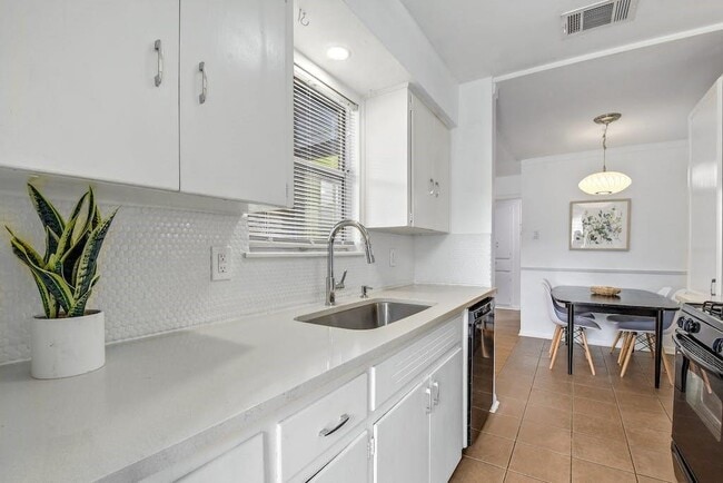 Building Photo - 123 Coleman St