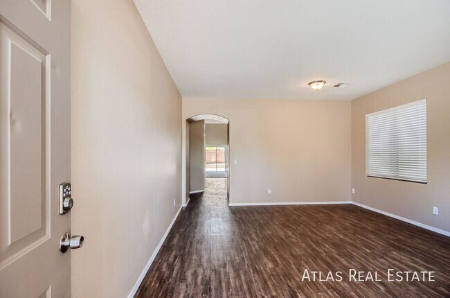 Building Photo - 3201 W Yellow Peak Dr