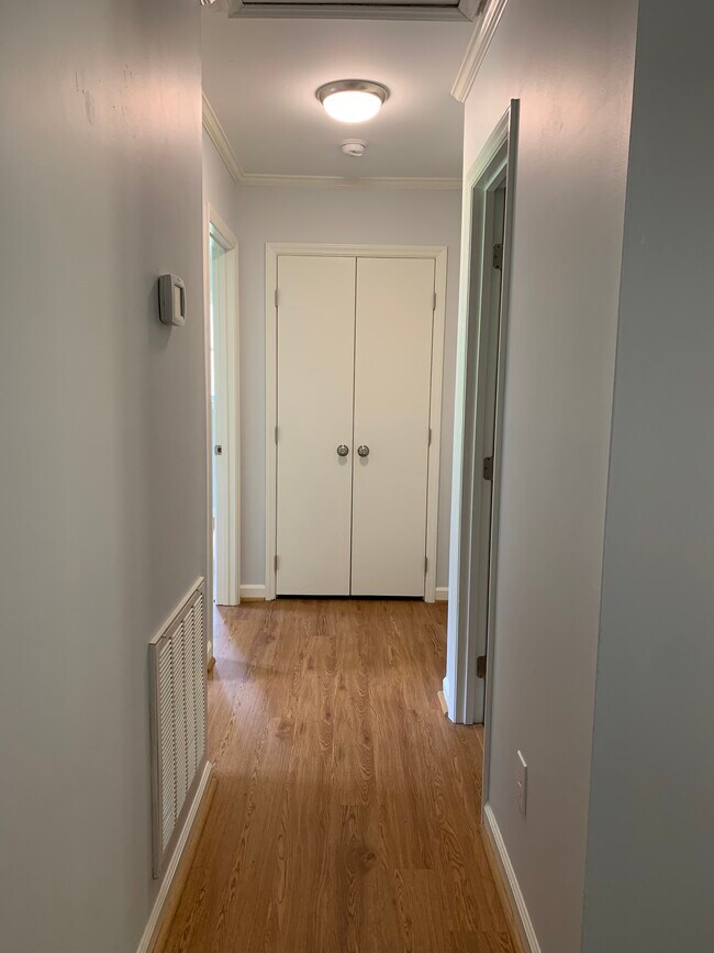 Building Photo - 804 Wiles Ct