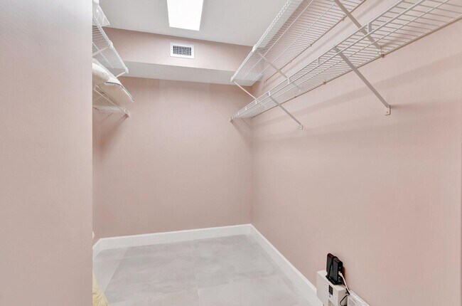 Building Photo - 14895 Builtmore Way
