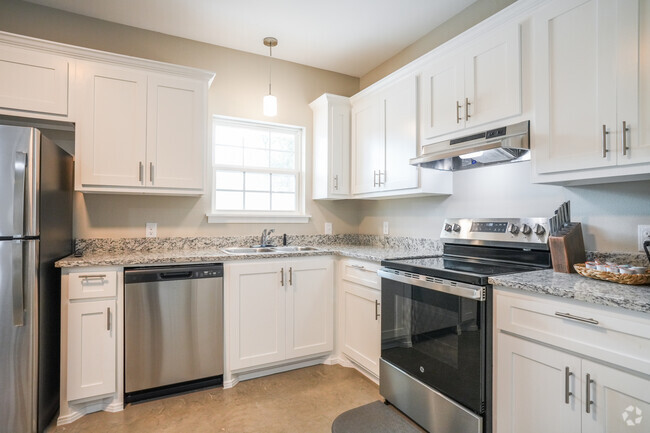 2BR, 2BA - 1020SF - Kitchen