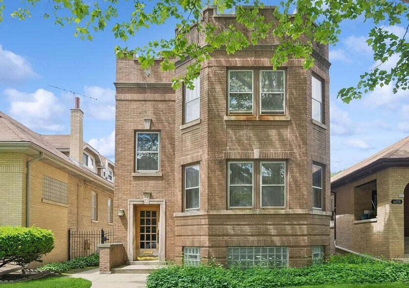 Building Photo - 6034 N Rockwell St