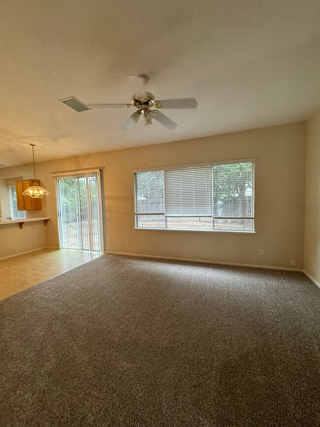 Building Photo - Roseville home with new artificial grass