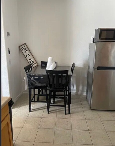 Building Photo - 880 Coral Reef Dr