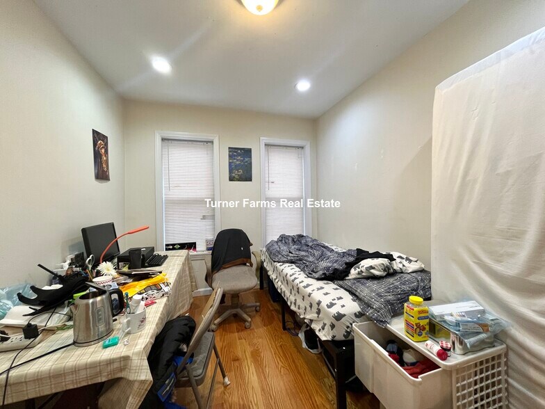 Building Photo - 179 Northampton St