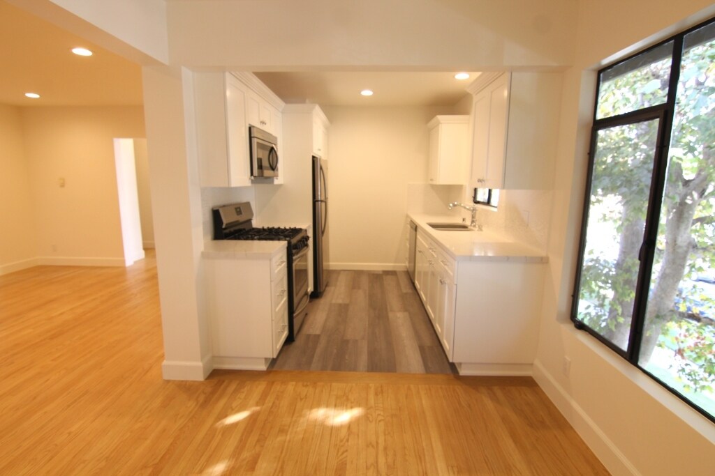 Building Photo - 1523 S Wooster St