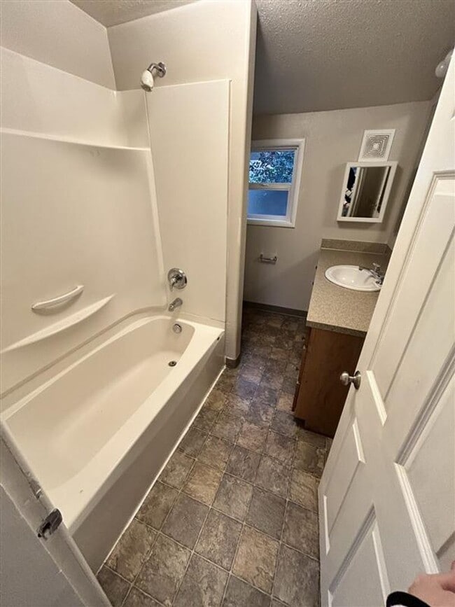 Building Photo - 3 Bedroom, 1 Bathroom House in Lynden