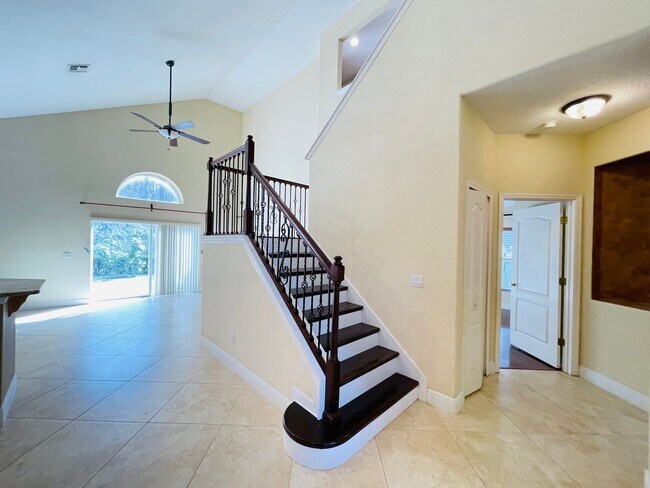 Building Photo - Available now! Charming 4-bedroom, 2.5-bathroom pet friendly home!!