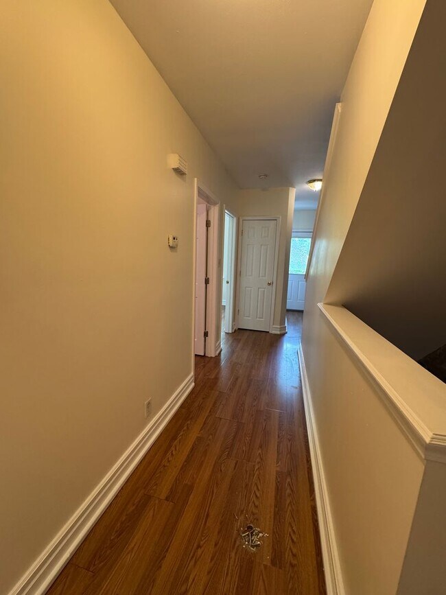 Building Photo - 2027 Russell Blvd