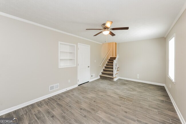 Building Photo - 4702 Lucerne Valley Rd SW