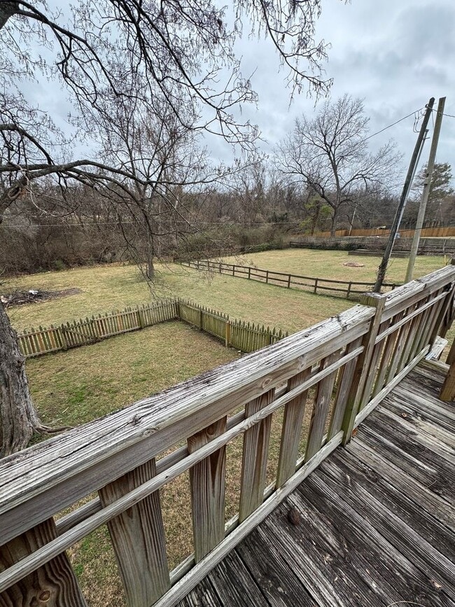 Building Photo - 3504 Pleasant Valley Rd