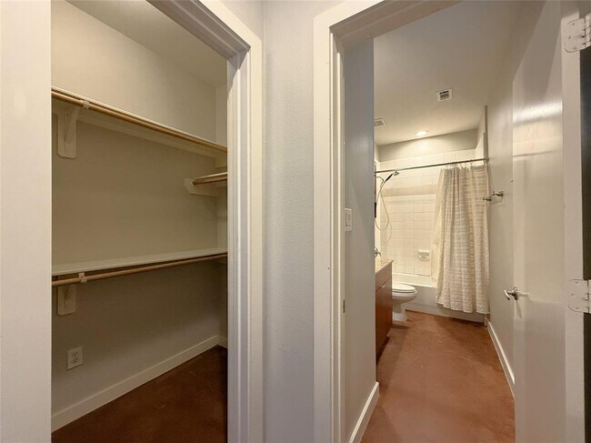 Building Photo - 2125 Roy St