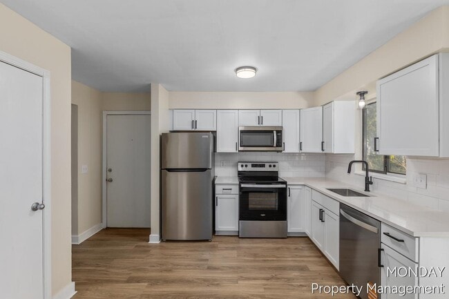 Building Photo - 143 Gaines St SE