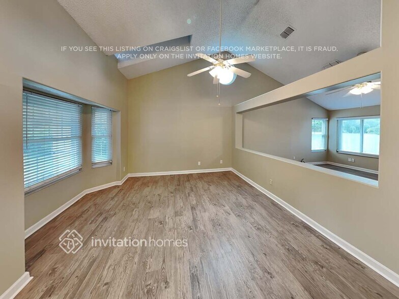 Building Photo - 10205 Evening Trail Dr