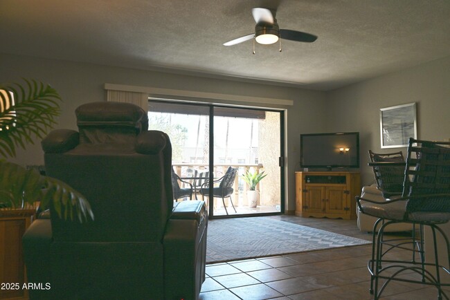 Building Photo - 8649 E Royal Palm Rd