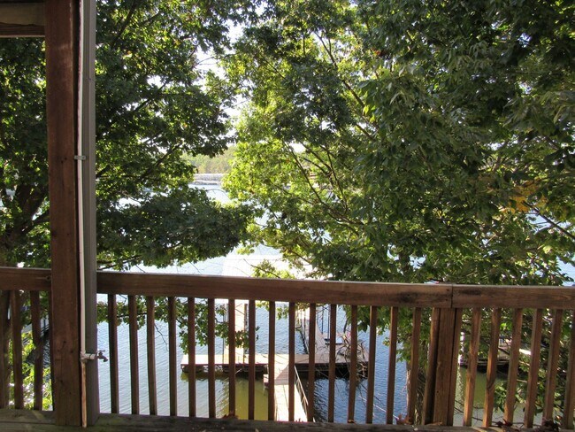 Building Photo - Lakefront house with Cove Protection