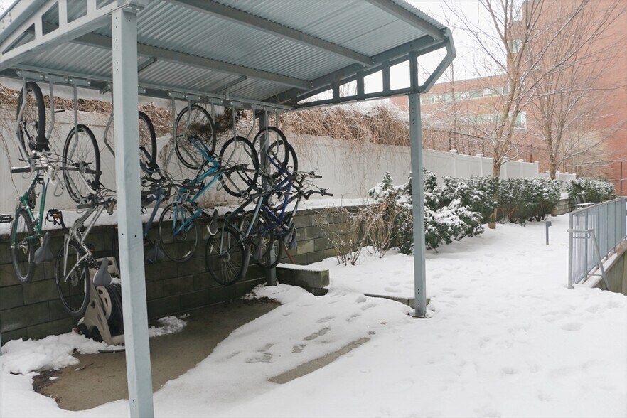 Building Photo - 30 Polk St