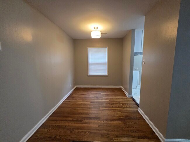 Building Photo - 1706 Echles St