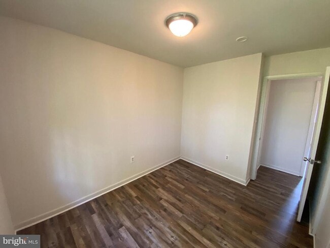 Building Photo - 4249 Normandy Ct