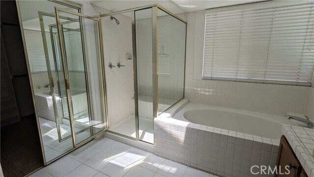 Building Photo - 40342 Corte Campeon