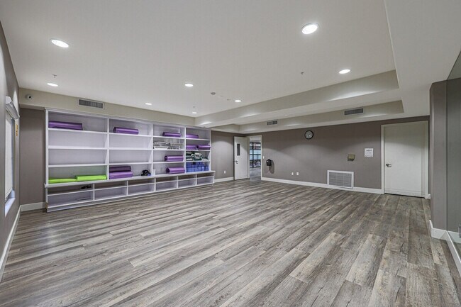 Building Photo - 5350 E Deer Valley Dr