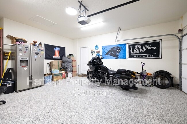 Building Photo - 10238 Midsummer Meadow