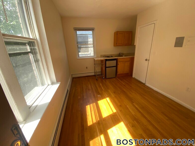 Building Photo - 53 S Huntington Ave