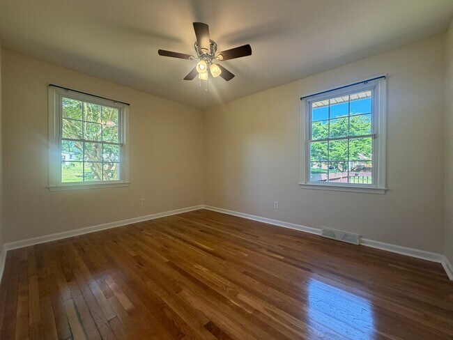 Building Photo - Beautiful Brick Rancher