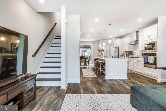 Building Photo - 2335 Water Promenade Ave