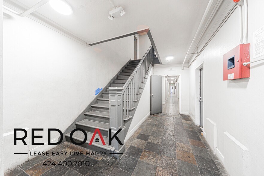 Building Photo - 816 S Park View St