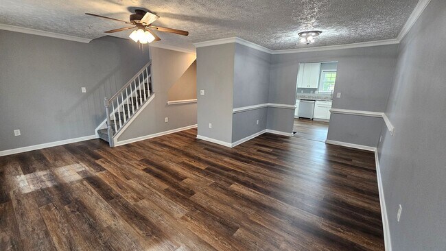 Building Photo - DON'T MISS THIS STUNNER!  3 Bedroom End Unit Townhome in Quiet Location!
