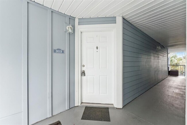 Building Photo - 711 Sugar Bay Way