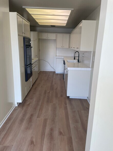 Building Photo - 1840 Fairburn Ave