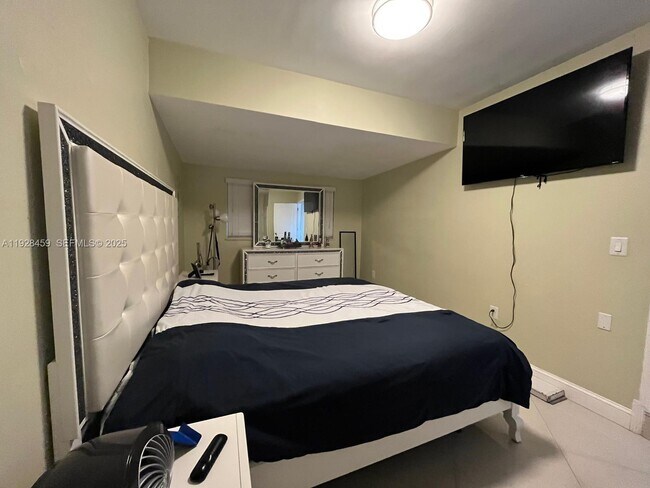 Building Photo - 3520 SW 104th Ave