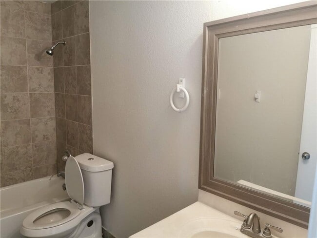 Building Photo - 3207 Barksdale Dr