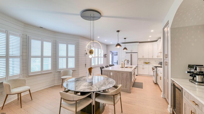 Building Photo - 6223 Winchester Ave