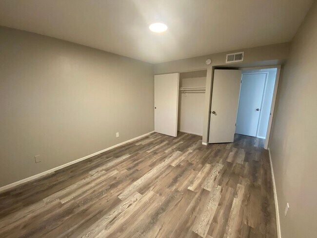 Floorplan - Devonshire Apartments