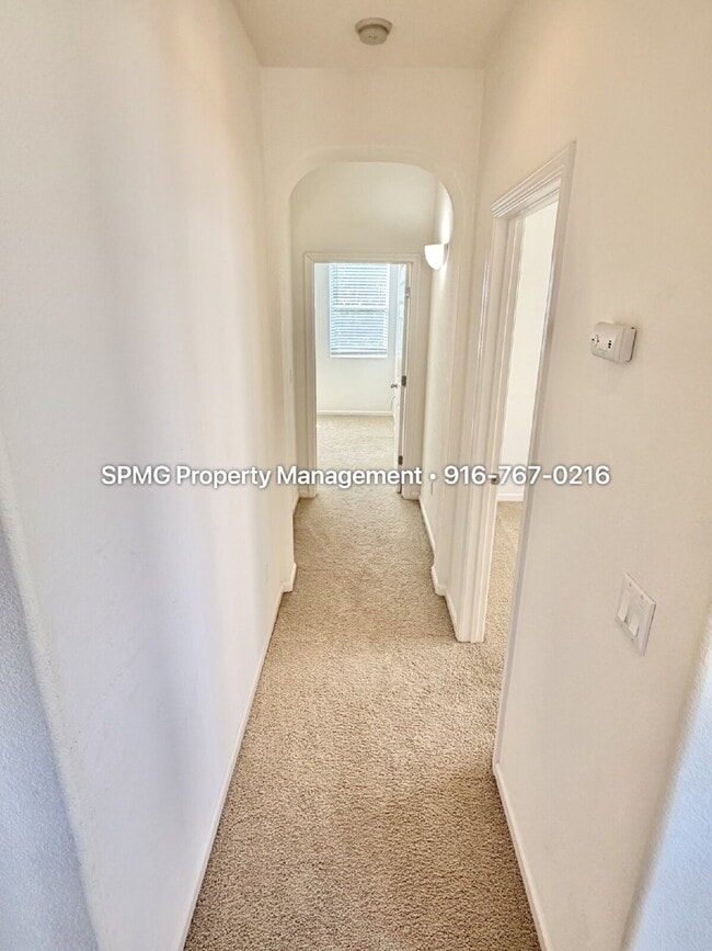 Building Photo - Beautifully Maintained 3 Bed / 2.5 Bath Home in South Natomas — New Appliances & Community Amenit...